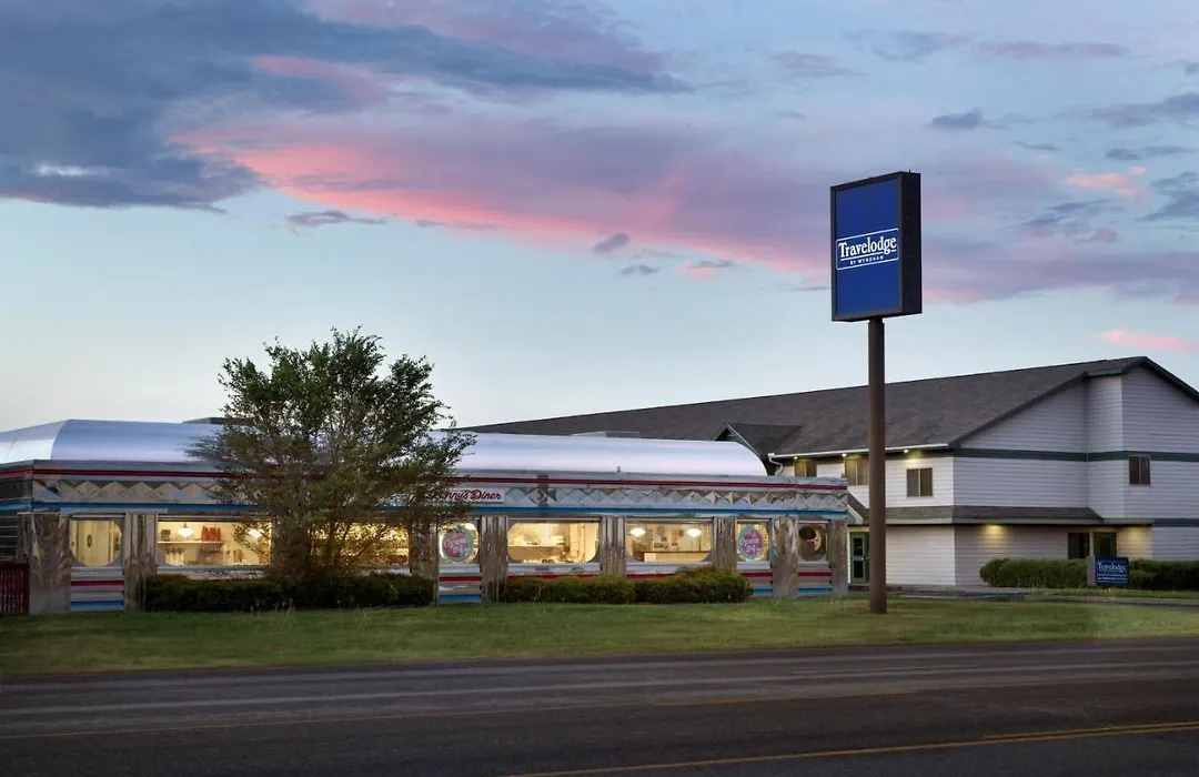 Travelodge By Wyndham Alpine-1
