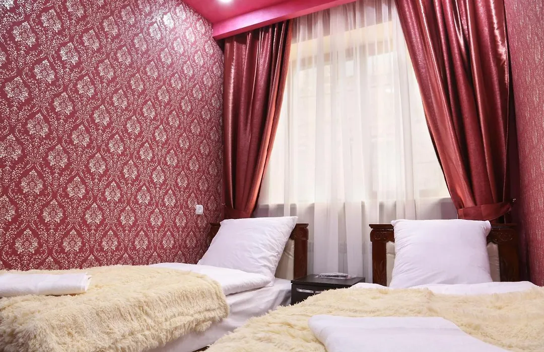 Lovely Hotel In Centre-1