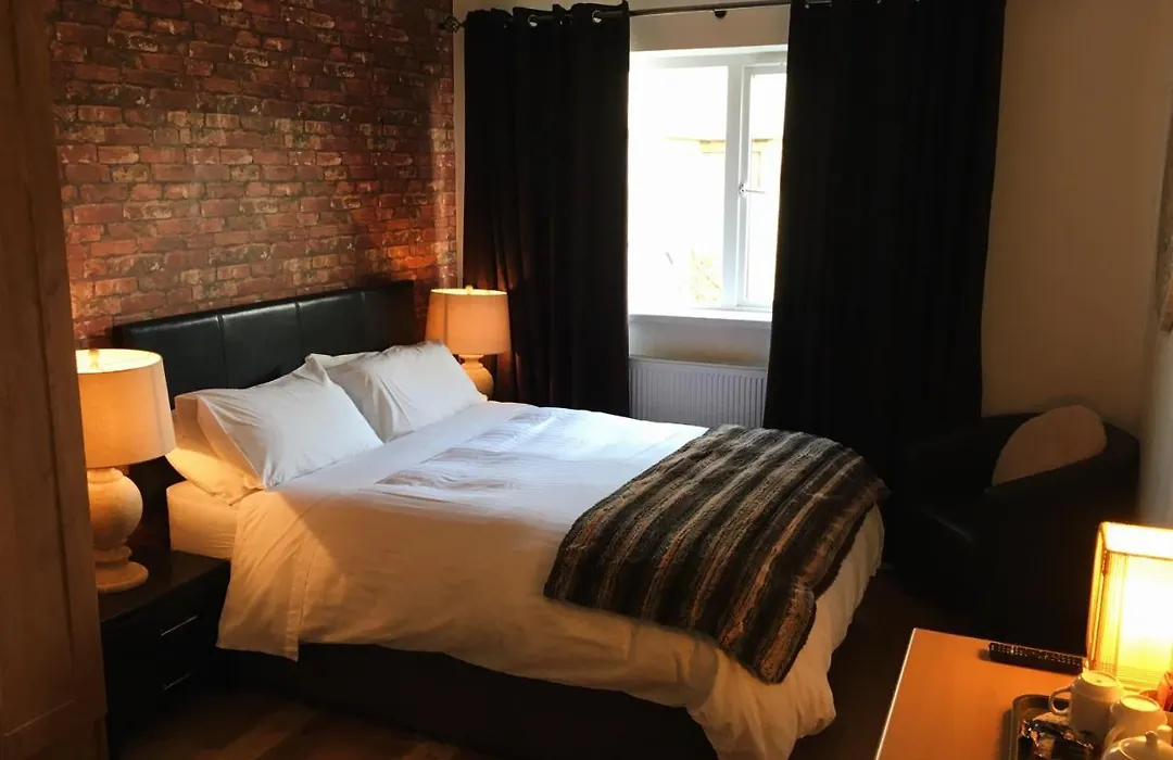 Abbeyvilla Guesthouse Room Only-1