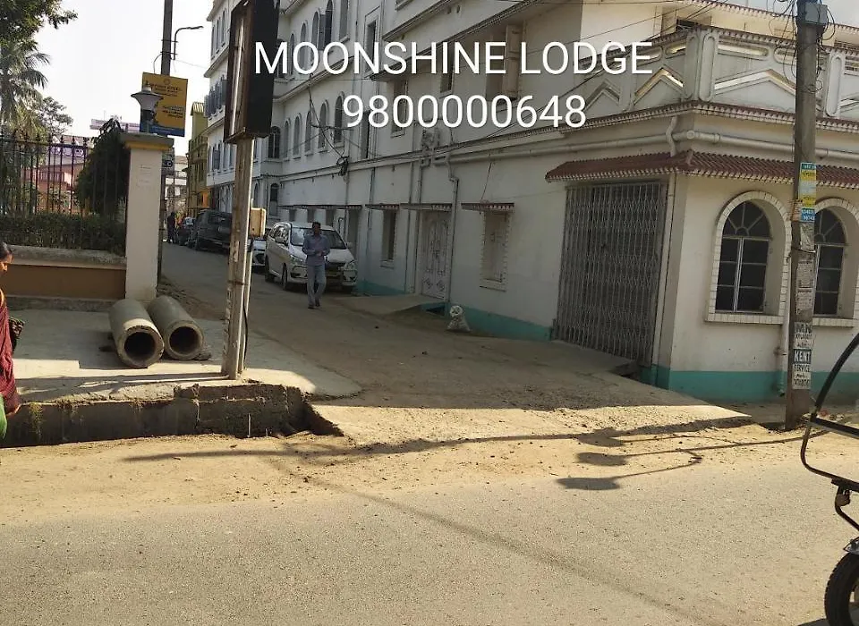 Moonshine Lodge-1