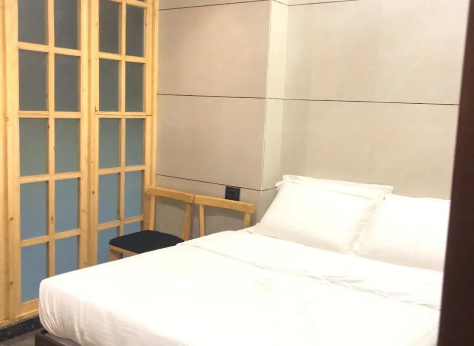 Hotel Rooms Dadar Near Station-1