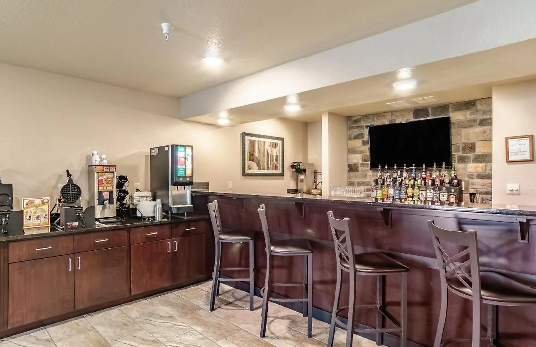 Cobblestone Inn & Suites - Bridgeport-1
