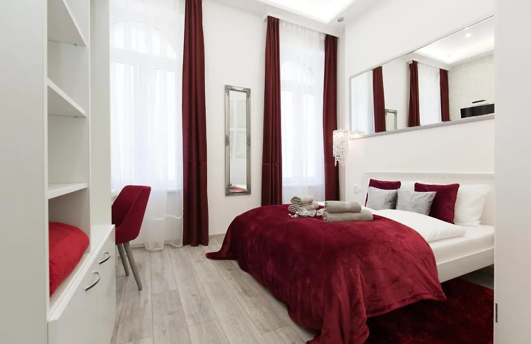 Silver Rooms By Staymood Holidays-1