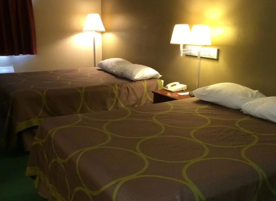 Super 8 By Wyndham Jerseyville-1