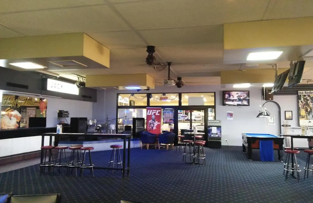 Overlander Hotel-1