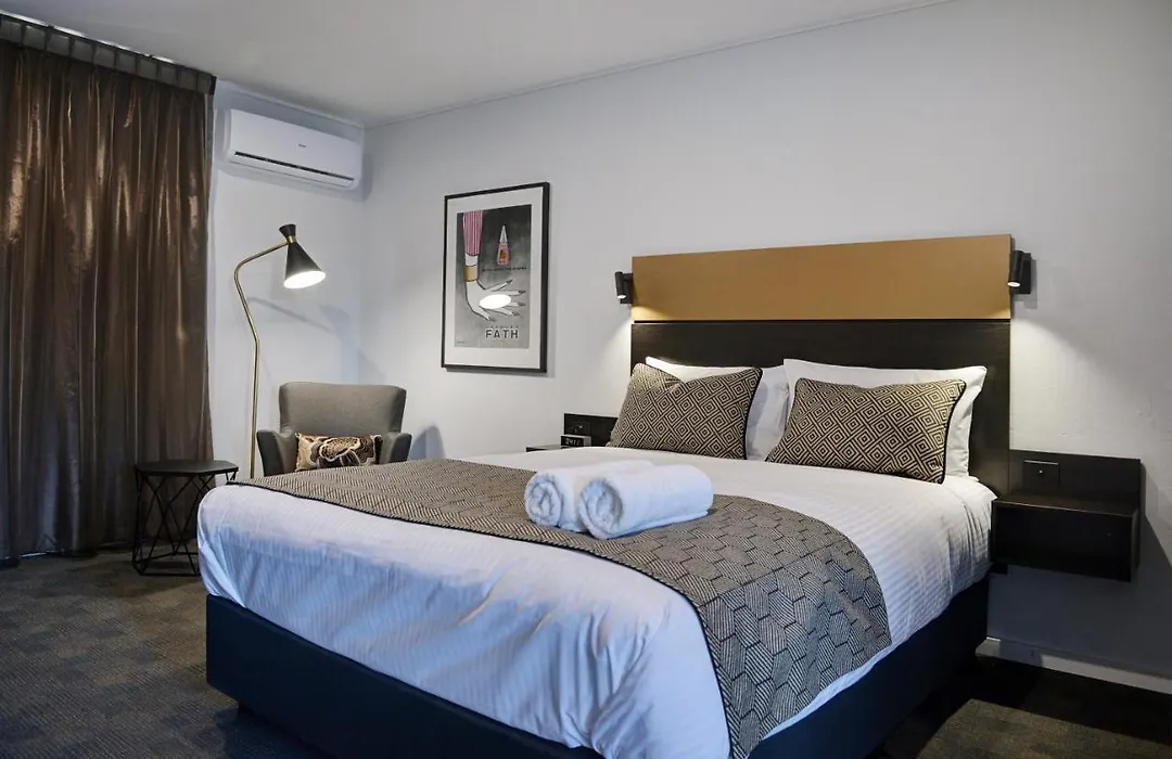 Cbd Motor Inn-1