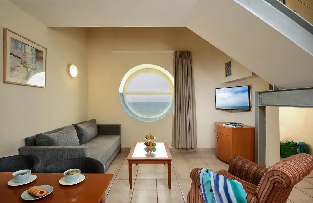 Arena Hotel By The Beach-1