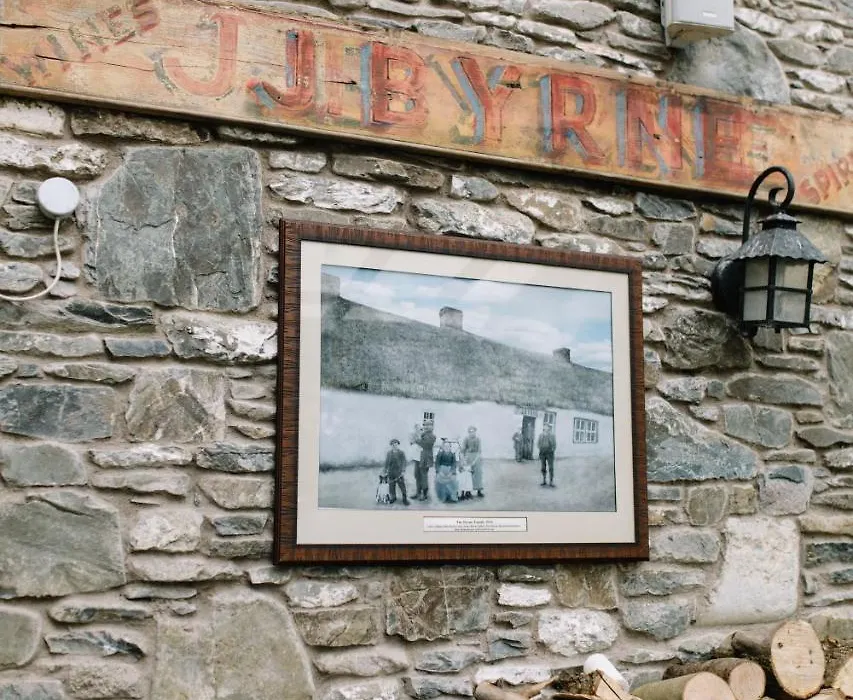 Riverbank, Country Pub And Guesthouse-1