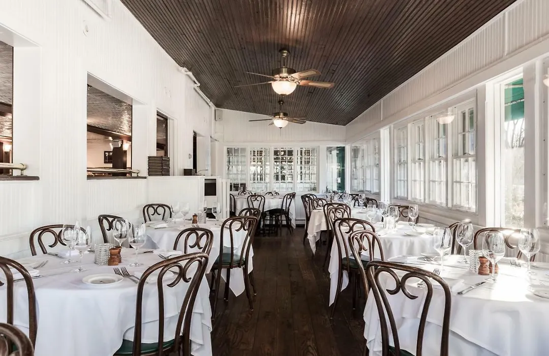 The Huntting Inn-1