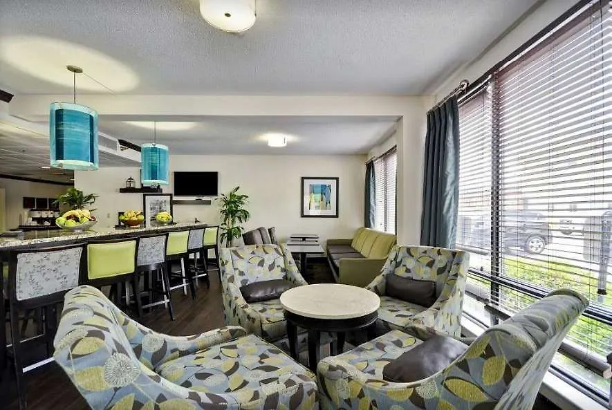 Wingate By Wyndham Charleston Coliseum-1