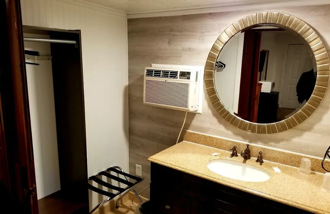 Stucco Lodge-1