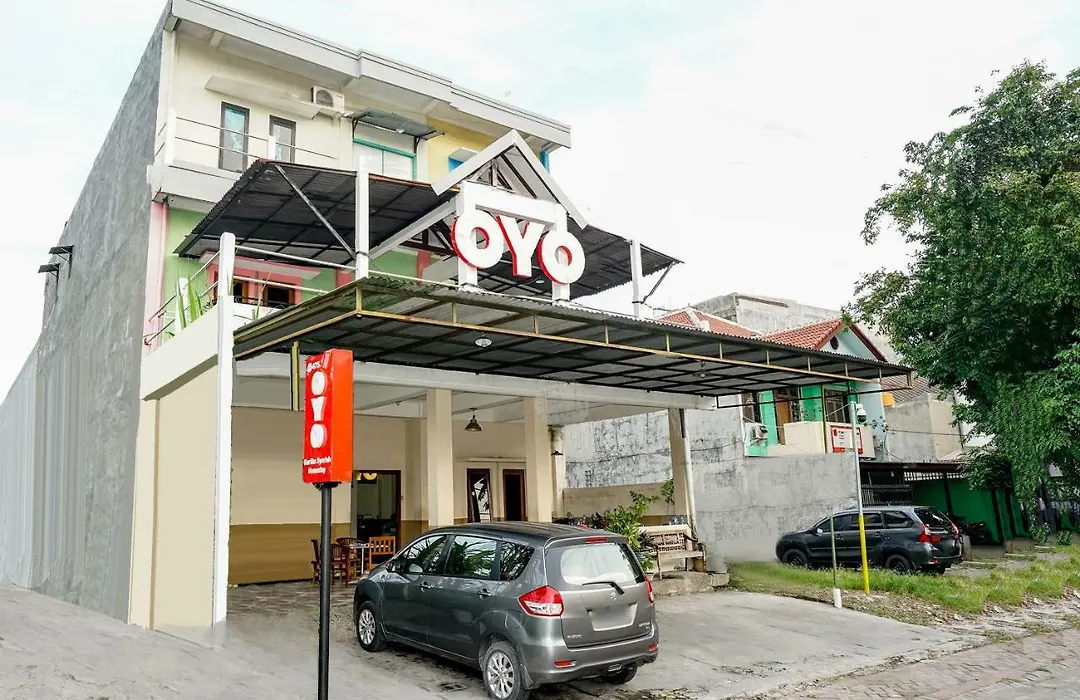 Kartika Syariah Homestay by Stayku-1