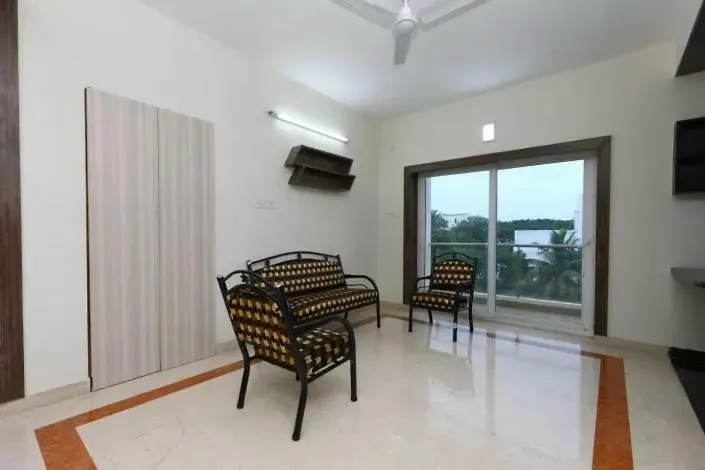 The Posh Residency, Ecr-1
