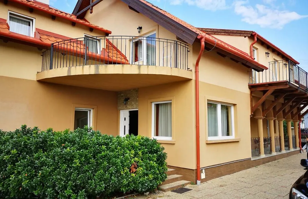 Borostyán Panzió Balatonfüred-1