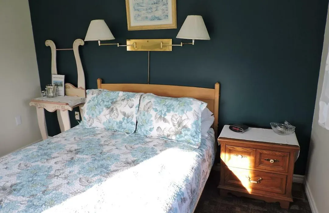 Auld Farm Inn B&B-1