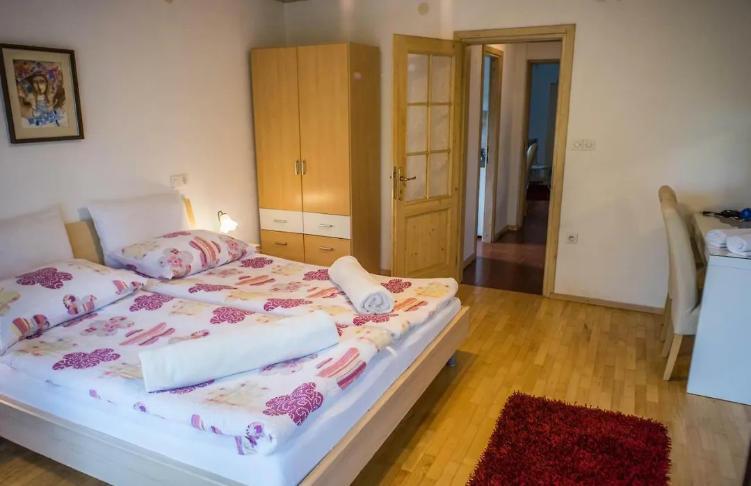 Apartments And Rooms Villa Vive-1