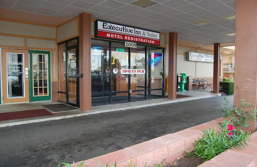 Executive Inn, Springdale-1