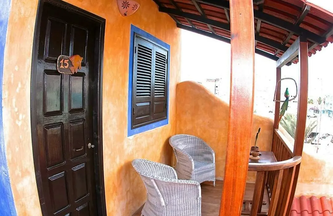 Sakaroule B&B-1