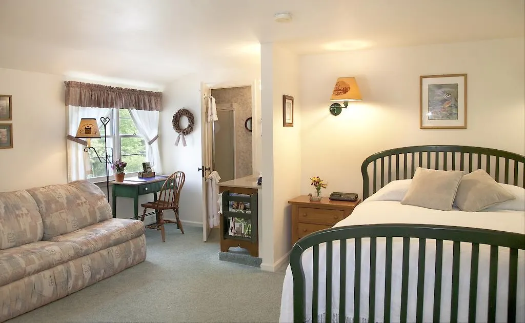 Wooden Duck B&B-1