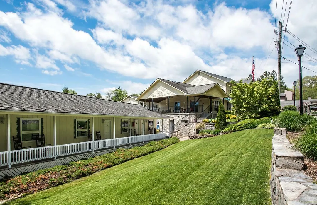 Boxwood Lodge Blowing Rock Near Boone-University-1