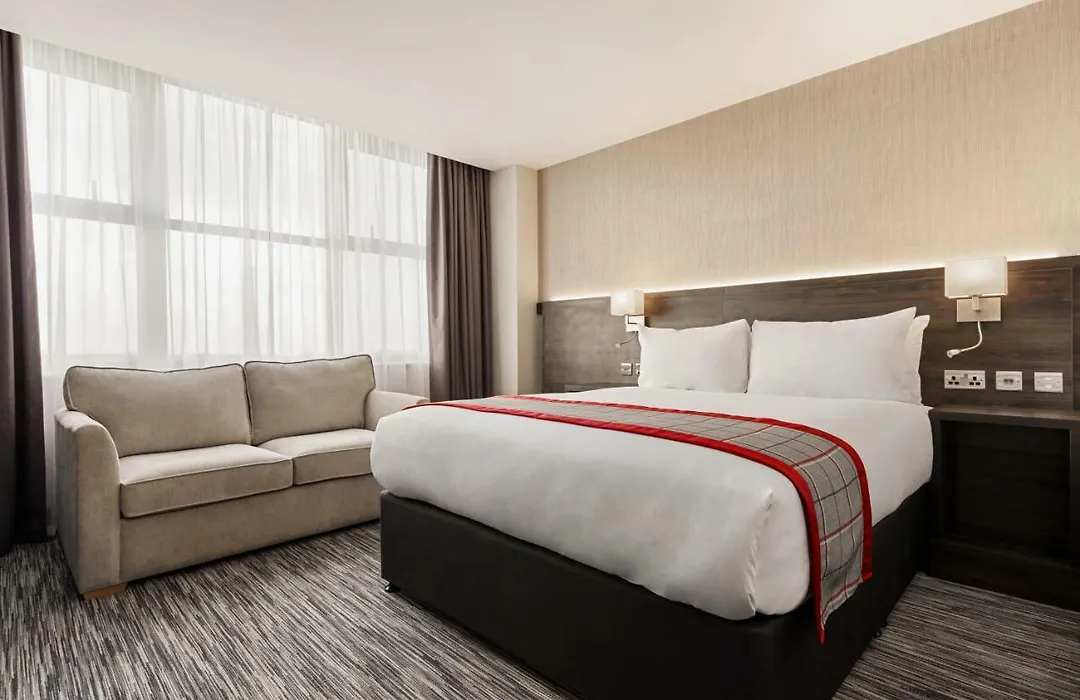 Ramada East Kilbride-1