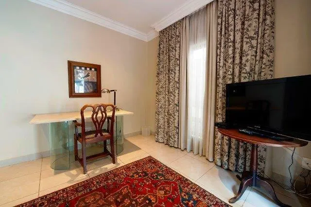 Birdwood Boutique Estate-1