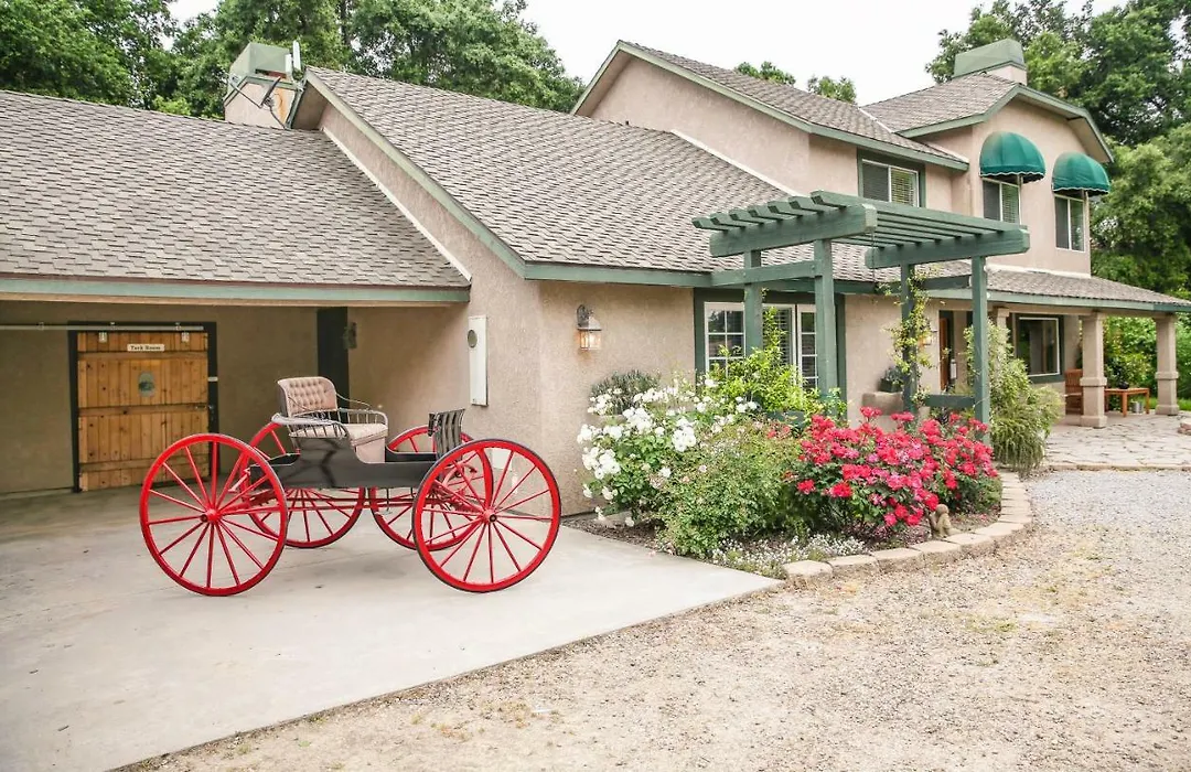 The Eden House Vineyard-1