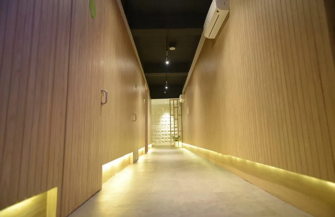 Whiz Capsule Hotel Thamrin Jakarta-1