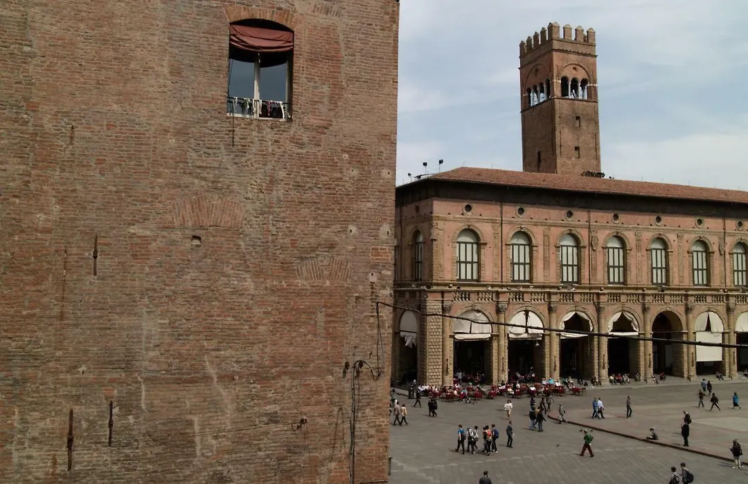 Casa Isolani Guest House Piazza Maggiore 1-1