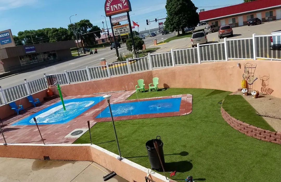 Broadway Inn-1