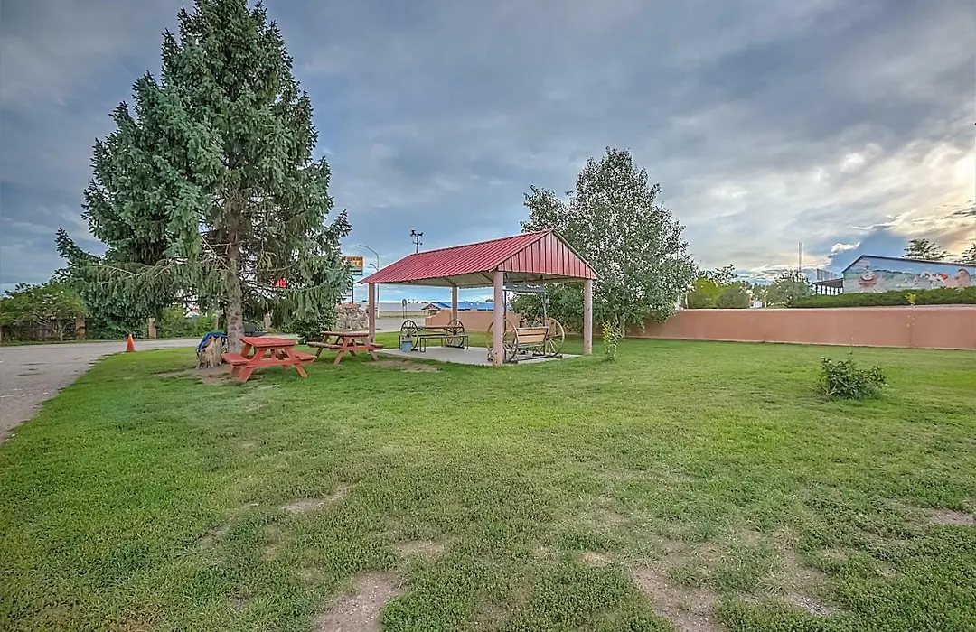 Chama Trails Motel-1