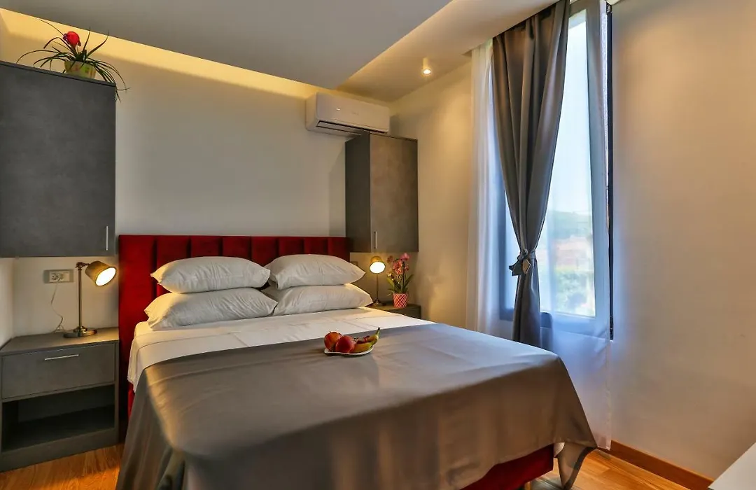 Hotel M-1