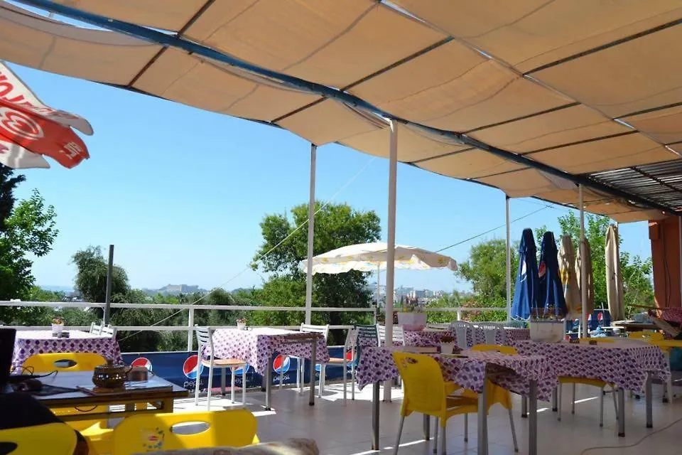 Zümrüt Pansıyon-1