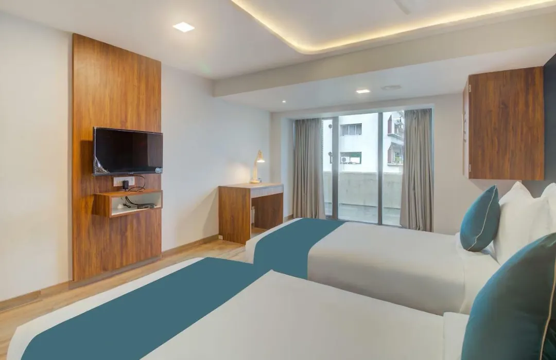 Hotel Palm Beach Pride-1