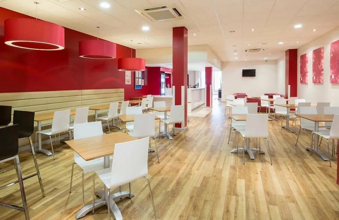 Travelodge Aberdeen Central Justice Mill Lane-1