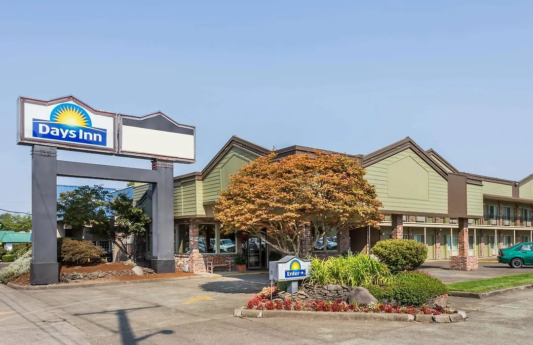 Days Inn By Wyndham Eugene Downtown/University-1