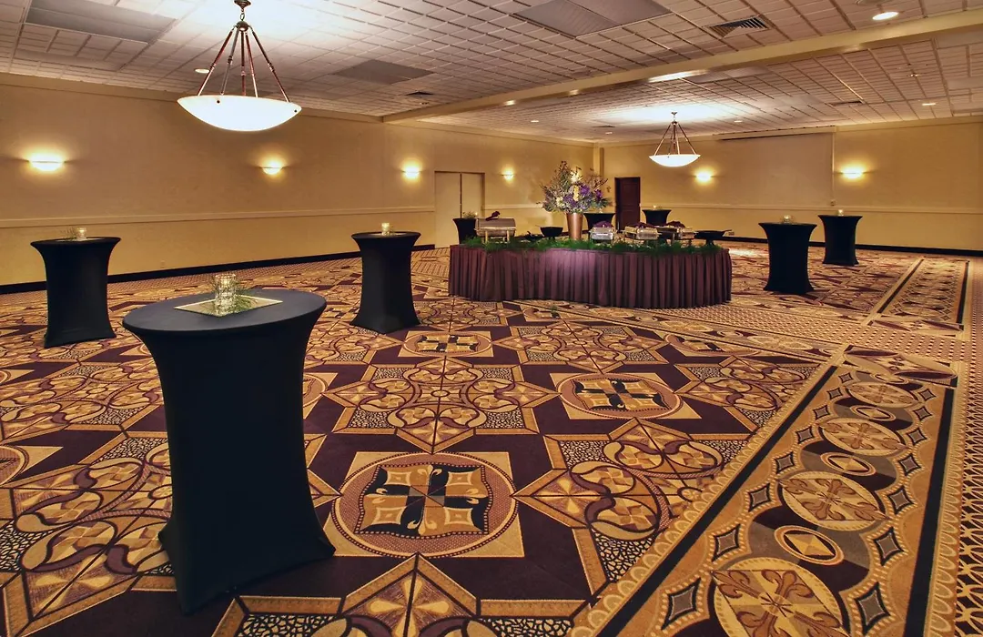 Ramada By Wyndham Midtown Grand Island-1
