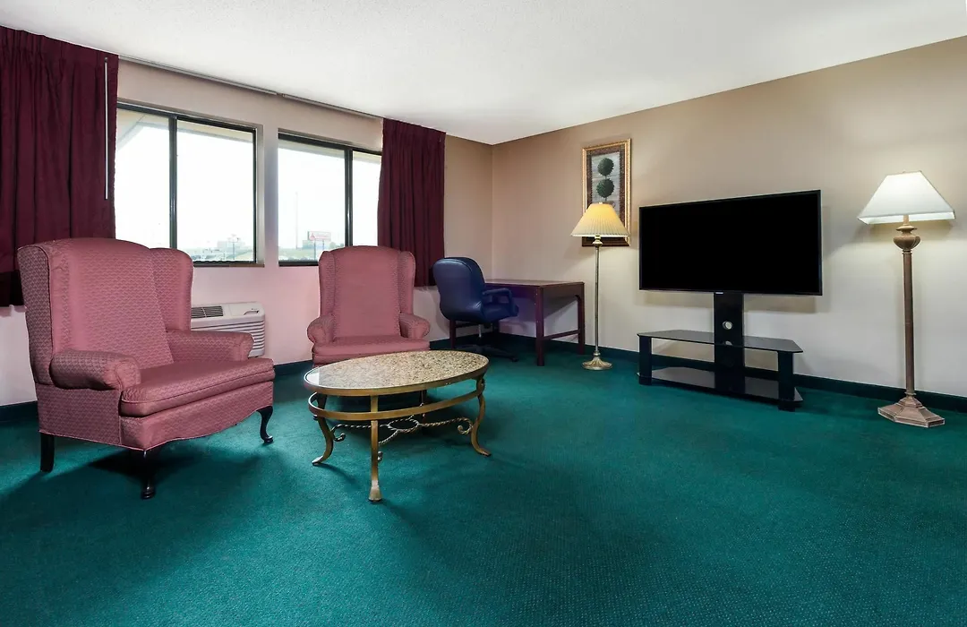 Super 8 By Wyndham Bridgeton/Arpt/St Louis Area-1