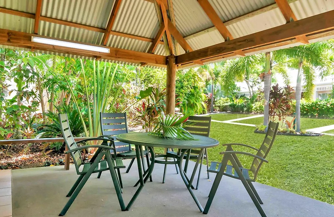The Villas Palm Cove-Private Pool In Each Villa-1