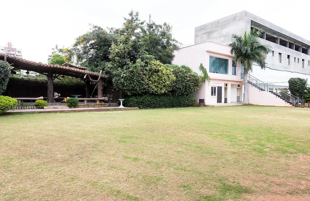 Treebo Fort Club-1