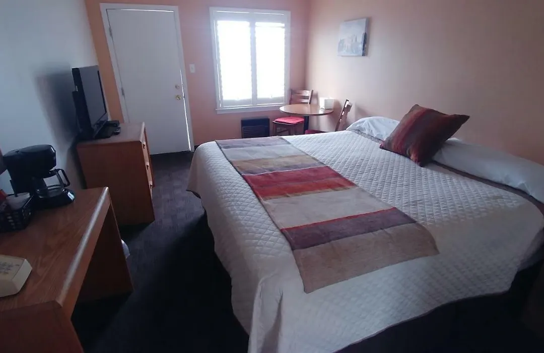 Blue Pine Motel-1