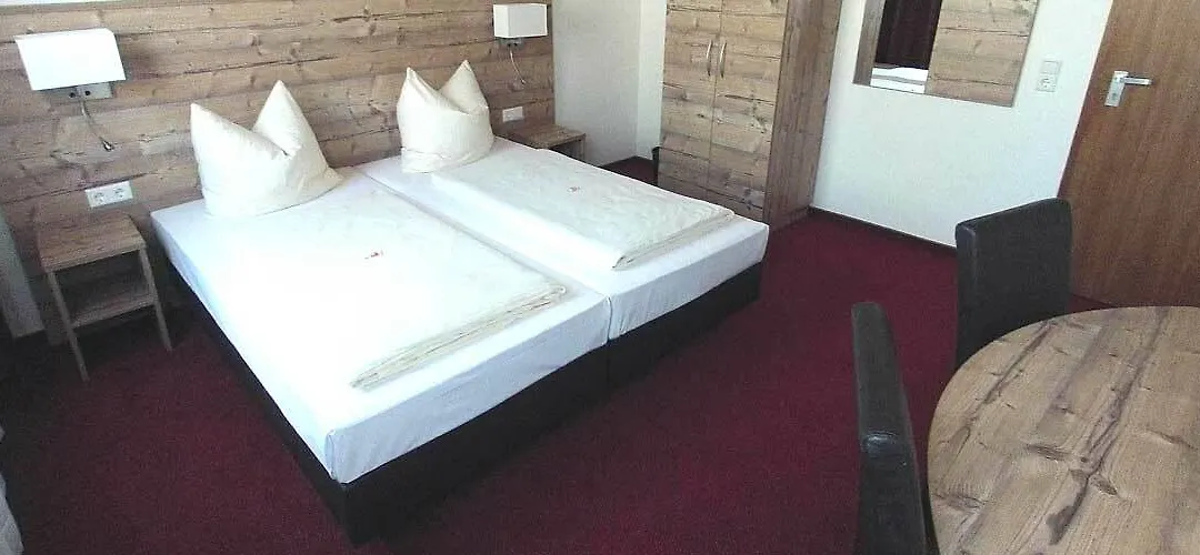 Hotel Alte Krone-1