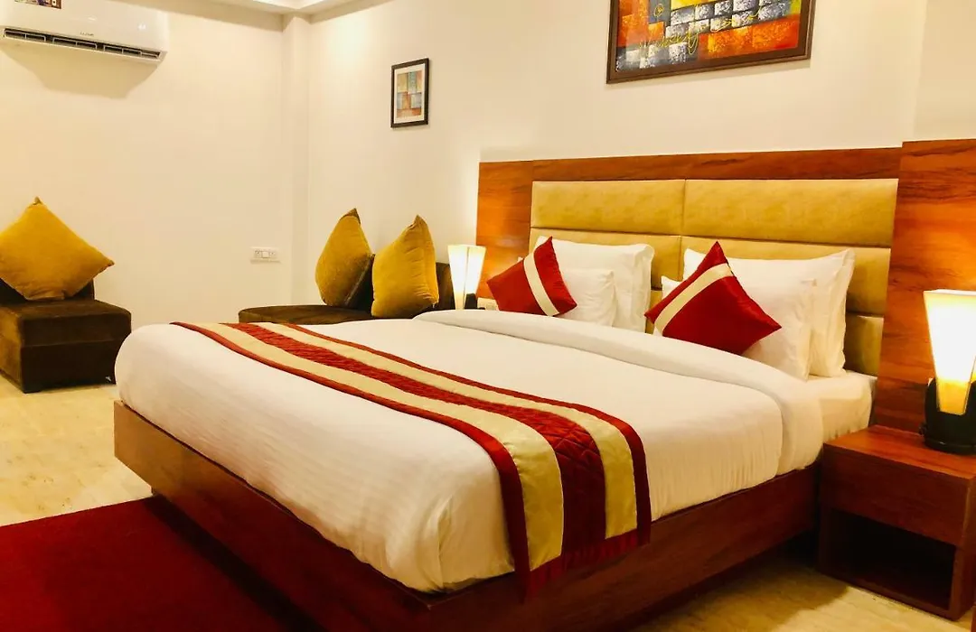 Red Crown Hotel-1