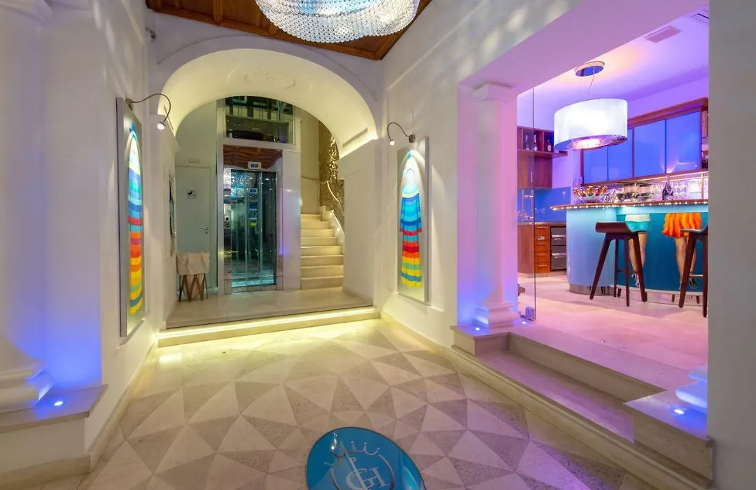 Piccolo Grand Hotel-1