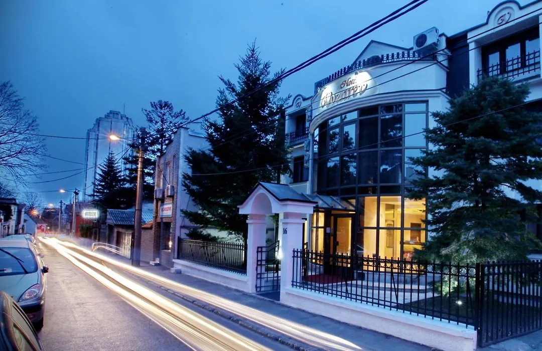 Garni Hotel Vozarev-1