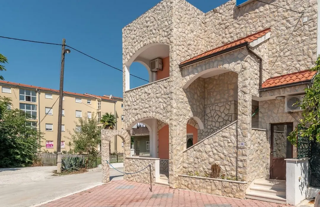Villa Lux-1