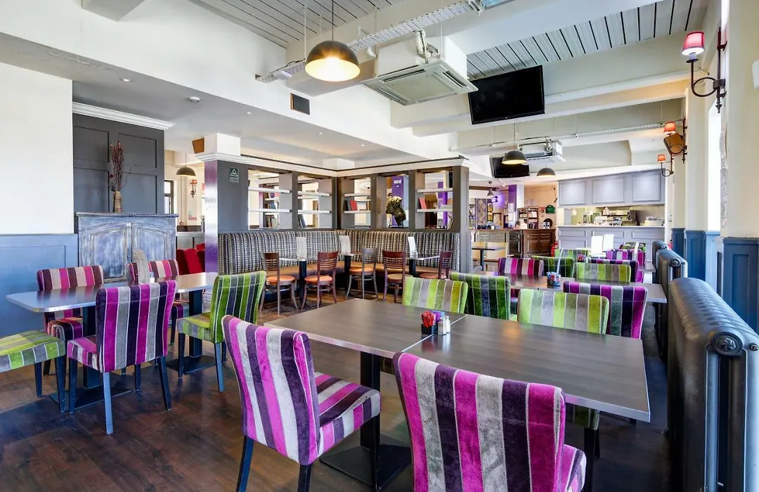 Ibis Styles London Excel-1