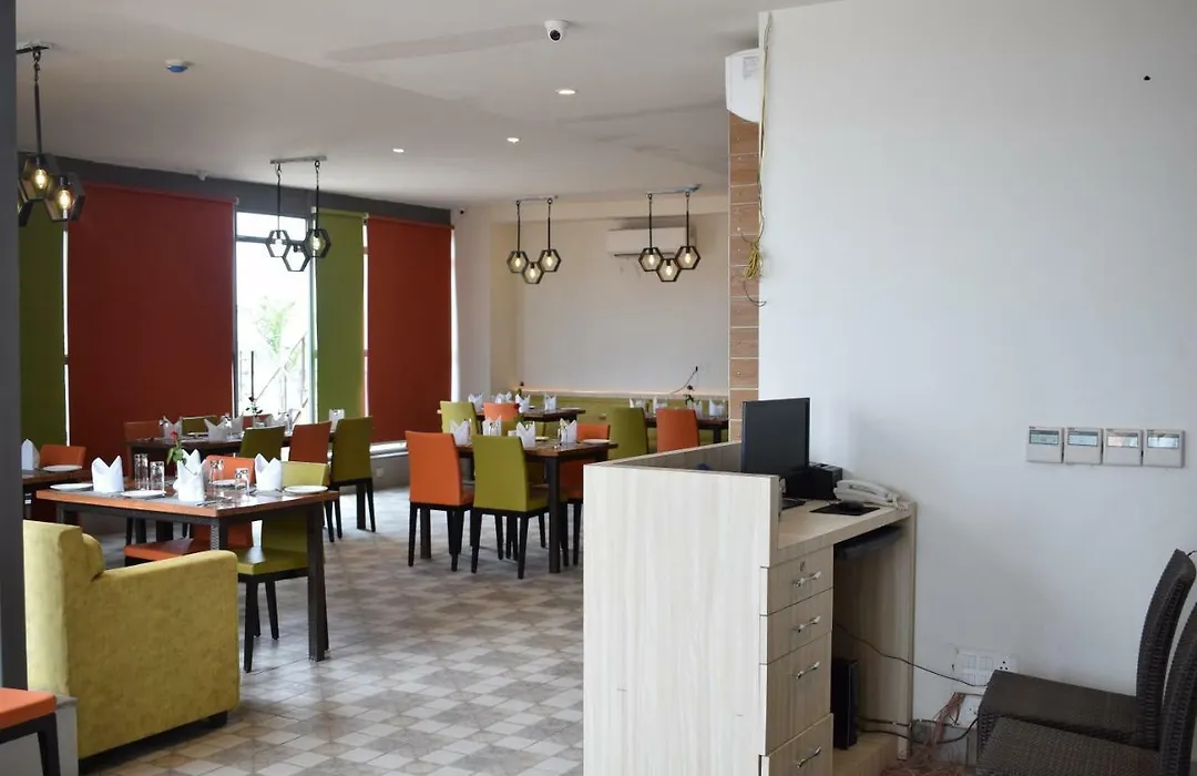 Hotel Deep Clarks Inn Lucknow-1