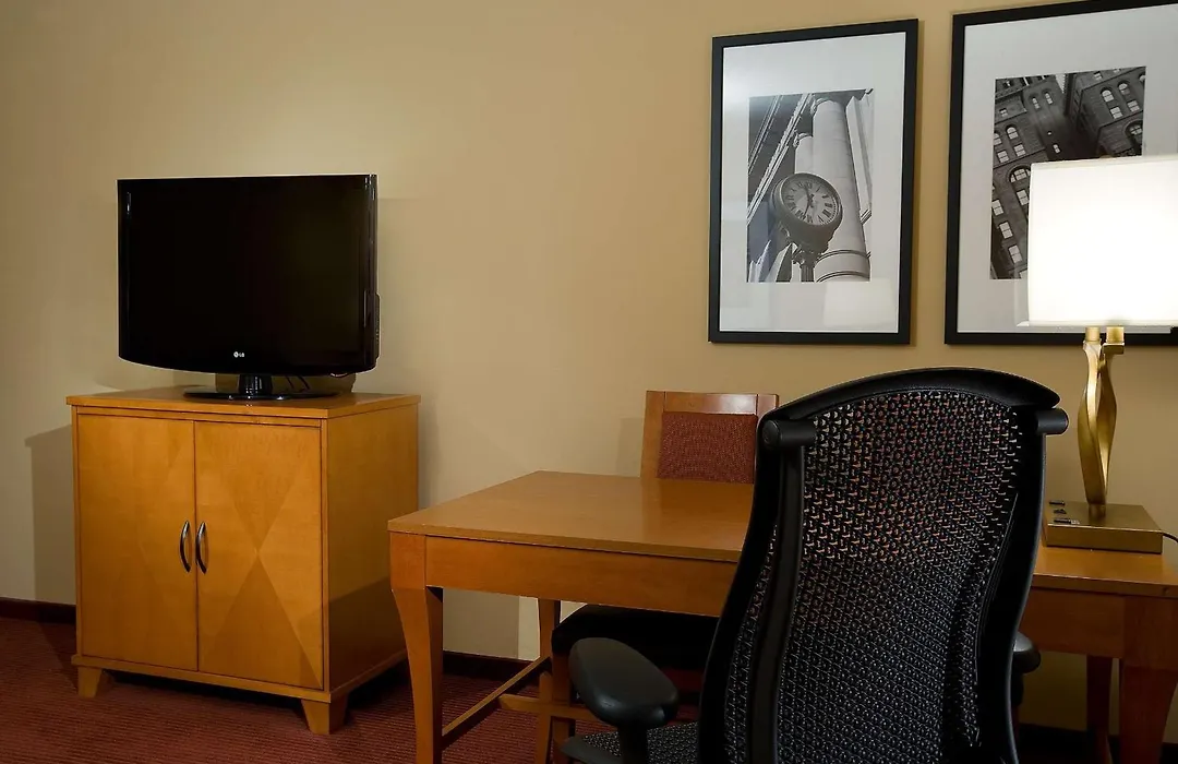 Embassy Suites By Hilton Kansas City International Airport-1