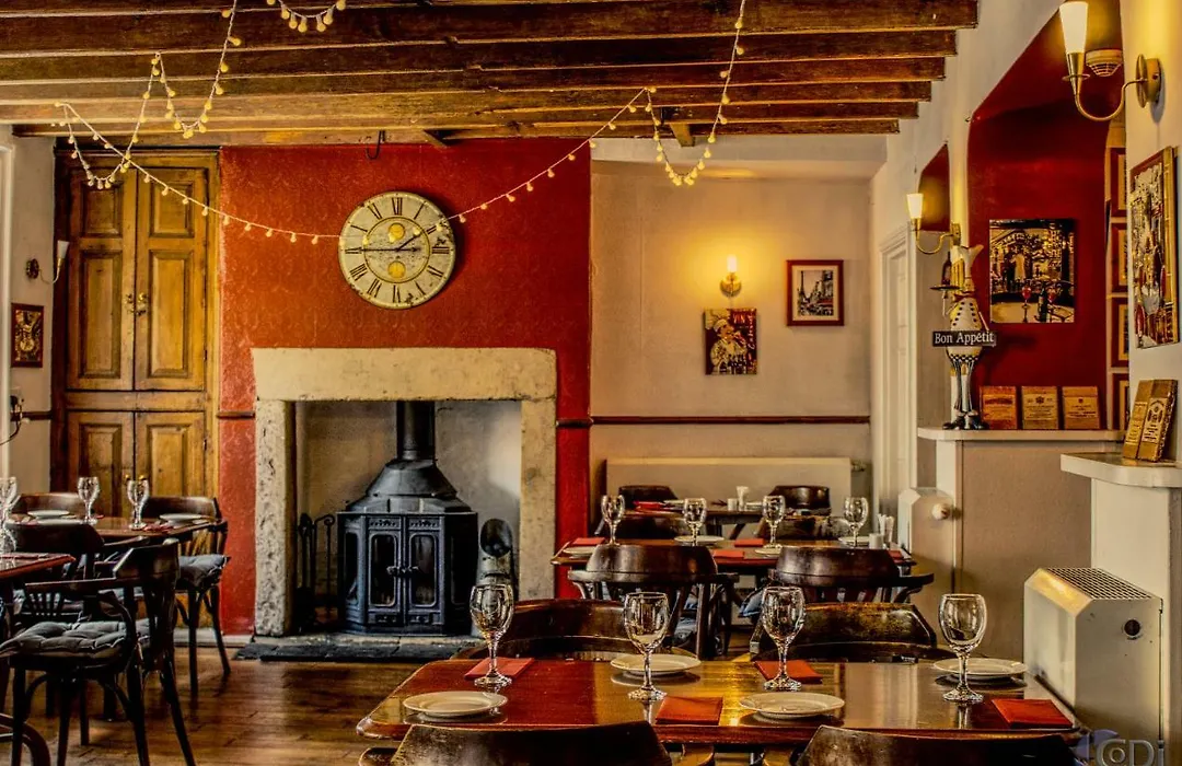 Forresters Bar & French Restaurant With Rooms-1